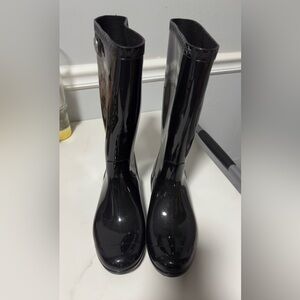 Pre owned Ugg rain boot